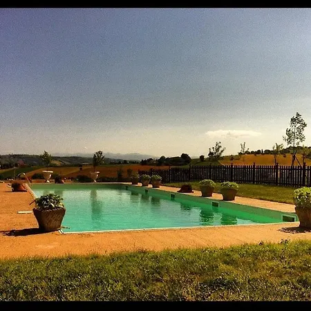 Daire Sleeps 5 Pool Air Con Wifi Recanati
