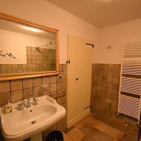 Sleeps 5 Pool Air Con Wifi Daire *