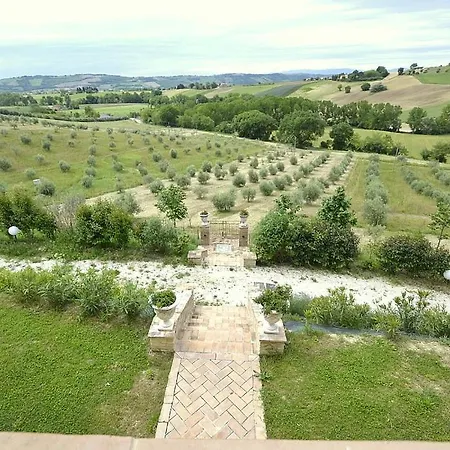 Sleeps 5 Pool Air Con Wifi Recanati